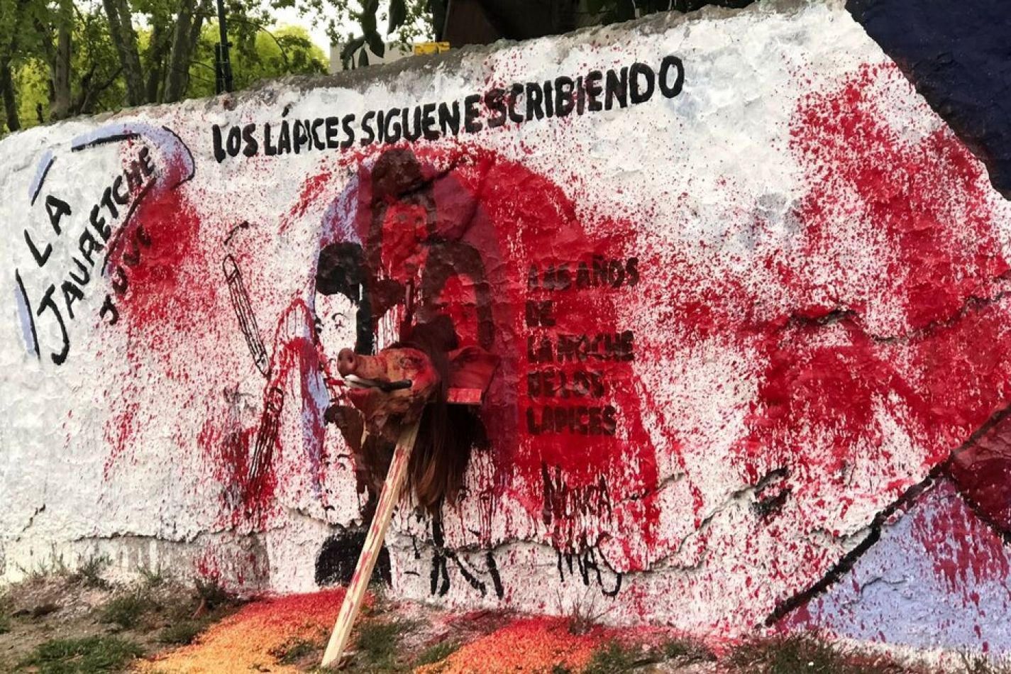 Mayra Mendoza denunció la vandalización de un mural de La Noche de los Lápices